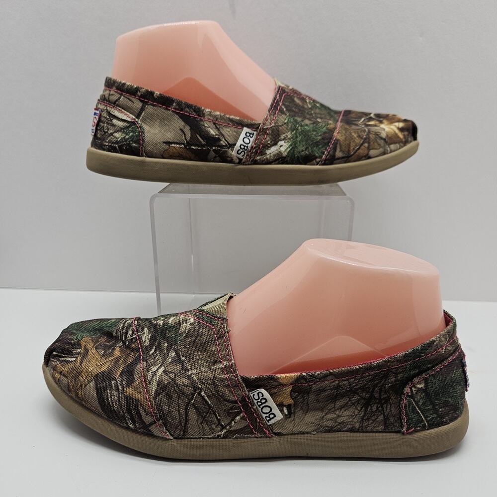 Bobs Skechers Womens 7 Shoes Slip On Camo Woods Loafers Leather Soles Canvas